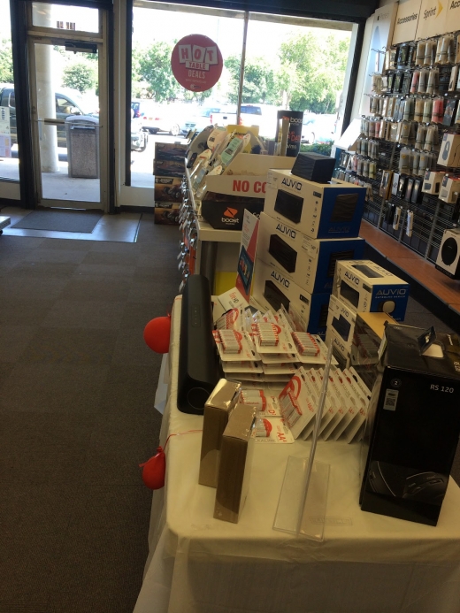 RadioShack in Whitestone City, New York, United States - #2 Photo of Point of interest, Establishment, Store, Electronics store
