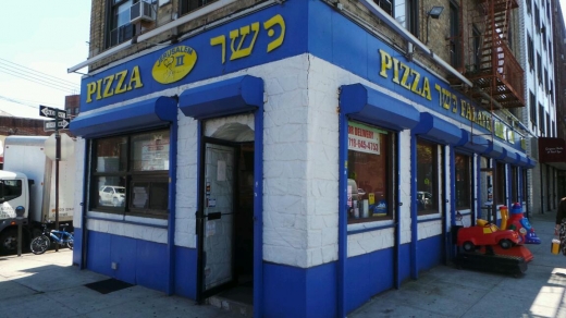 Photo by Walkertwo NYC for Jerusalem II Pizza