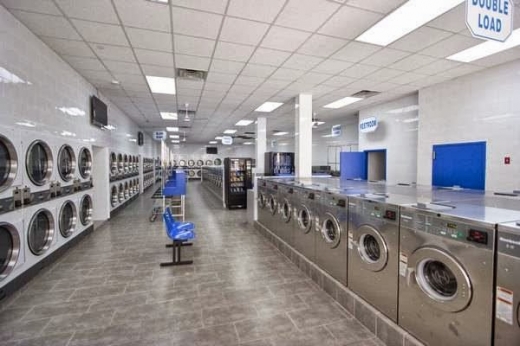 Photo by <br />
<b>Notice</b>:  Undefined index: user in <b>/home/www/activeuser/data/www/vaplace.com/core/views/default/photos.php</b> on line <b>128</b><br />
. Picture for Gates Megawash Laundromat in Queens City, New York, United States - Point of interest, Establishment, Laundry