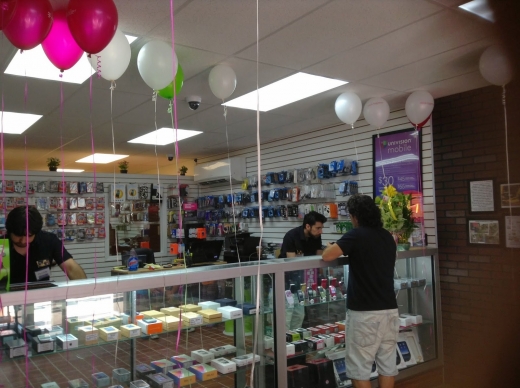 BL MOBILE cell phone repair in Queens City, New York, United States - #3 Photo of Point of interest, Establishment, Store, Electronics store