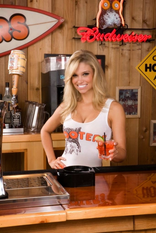 Hooters in Wayne City, New Jersey, United States - #4 Photo of Restaurant, Food, Point of interest, Establishment, Bar