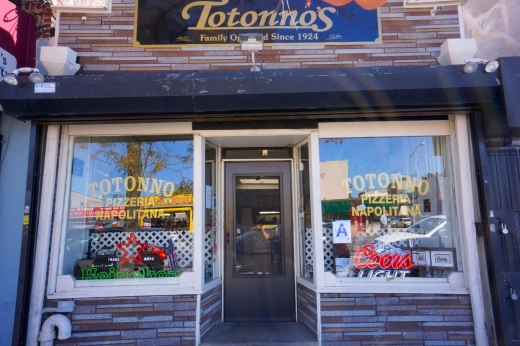 Totonno Pizzeria Napolitana in Brooklyn City, New York, United States - #2 Photo of Restaurant, Food, Point of interest, Establishment