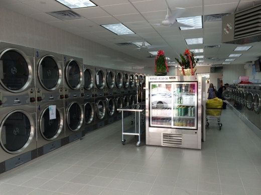Fullagar Laundromat in Glendale City, New York, United States - #2 Photo of Point of interest, Establishment, Laundry