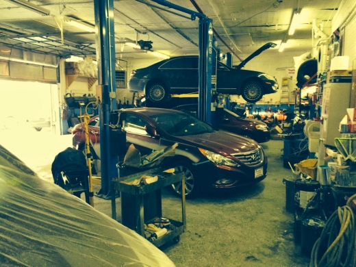 Photo by <br />
<b>Notice</b>:  Undefined index: user in <b>/home/www/activeuser/data/www/vaplace.com/core/views/default/photos.php</b> on line <b>128</b><br />
. Picture for El Duro Auto Body in Queens City, New York, United States - Point of interest, Establishment, Car repair