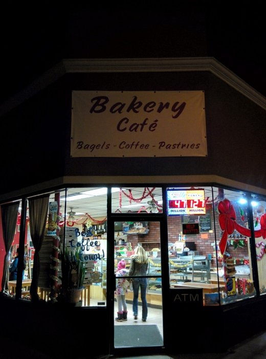 Family Bakery Outlet in East Elmhurst City, New York, United States - #1 Photo of Food, Point of interest, Establishment, Store, Bakery