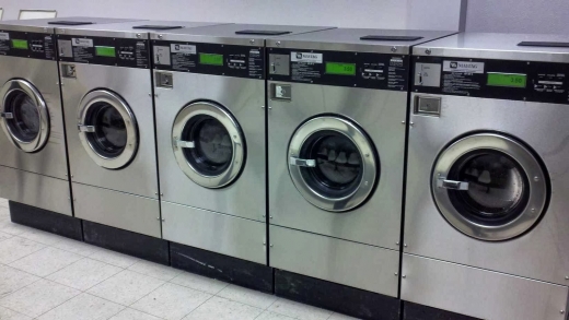 Sudz Laundromat in Woodbridge Township City, New Jersey, United States - #3 Photo of Point of interest, Establishment, Laundry
