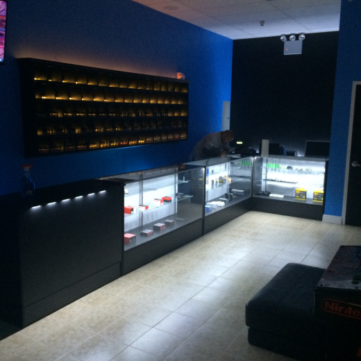 Cloud City Vape Shop in Staten Island City, New York, United States - #2 Photo of Point of interest, Establishment, Store, Electronics store