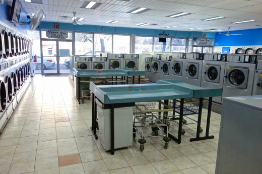 Tenchodo Laundromat in Astoria City, New York, United States - #2 Photo of Point of interest, Establishment, Laundry