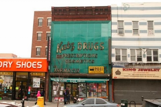 Katz drugs in Brooklyn City, New York, United States - #1 Photo of Point of interest, Establishment, Finance, Store, Health, Clothing store, Pharmacy