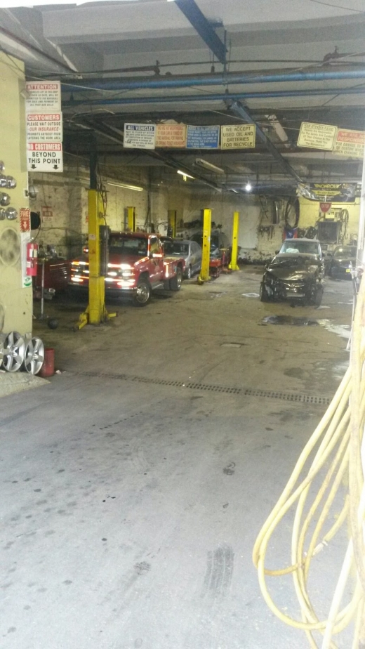 Photo by <br />
<b>Notice</b>:  Undefined index: user in <b>/home/www/activeuser/data/www/vaplace.com/core/views/default/photos.php</b> on line <b>128</b><br />
. Picture for D & M Towing Corporation in Bronx City, New York, United States - Point of interest, Establishment, Car repair