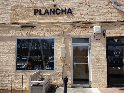 Plancha Tapas and Wine Bar in Garden City, New York, United States - #3 Photo of Restaurant, Food, Point of interest, Establishment, Bar