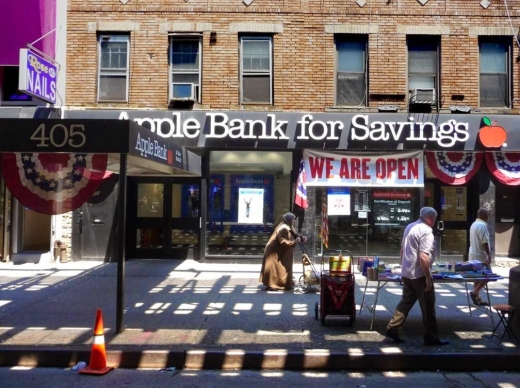 Apple Bank in Brooklyn City, New York, United States - #1 Photo of Point of interest, Establishment, Finance, Bank