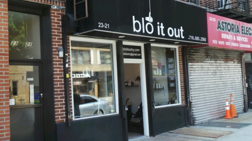 Photo by Walkerten NYC for Blo It Out