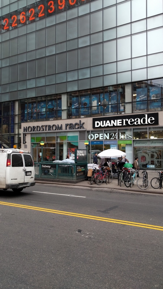 Duane Reade in New York City, New York, United States - #4 Photo of Food, Point of interest, Establishment, Store, Health, Convenience store, Home goods store, Electronics store