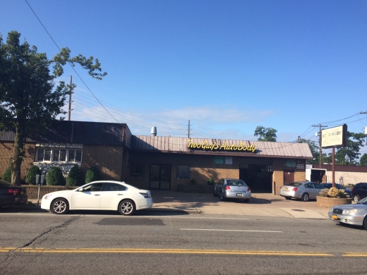 Two Guys Auto Body in Valley Stream City, New York, United States - #2 Photo of Point of interest, Establishment, Car repair