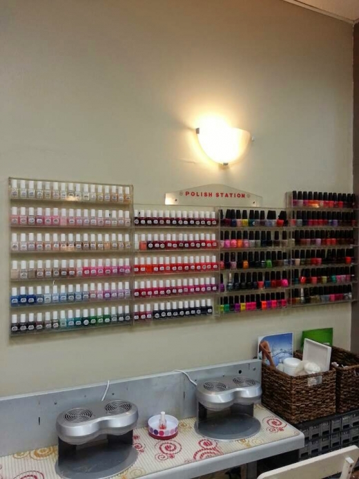 Photo by <br />
<b>Notice</b>:  Undefined index: user in <b>/home/www/activeuser/data/www/vaplace.com/core/views/default/photos.php</b> on line <b>128</b><br />
. Picture for New York Silver Nails in New York City, New York, United States - Point of interest, Establishment, Beauty salon, Hair care