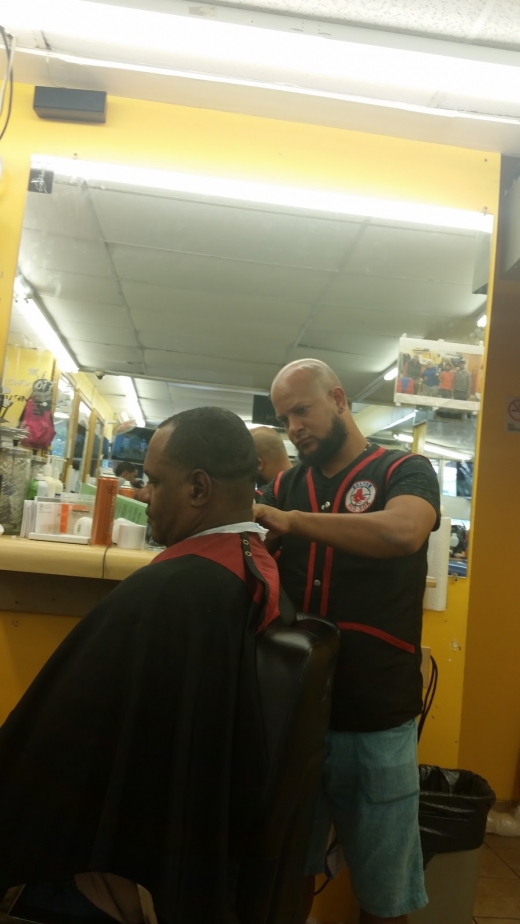 Dominican Barber Shop in Kings County City, New York, United States - #3 Photo of Point of interest, Establishment, Health, Hair care