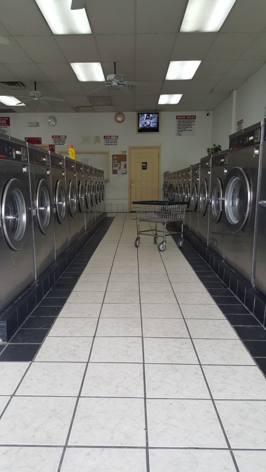 Becky Bubbles Laundry Center in New Rochelle City, New York, United States - #1 Photo of Point of interest, Establishment, Laundry