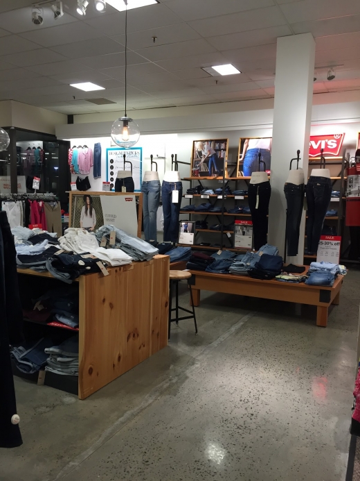 JCPenney in Woodbridge Township City, New Jersey, United States - #3 Photo of Point of interest, Establishment, Store, Jewelry store, Home goods store, Clothing store, Furniture store, Shoe store, Department store