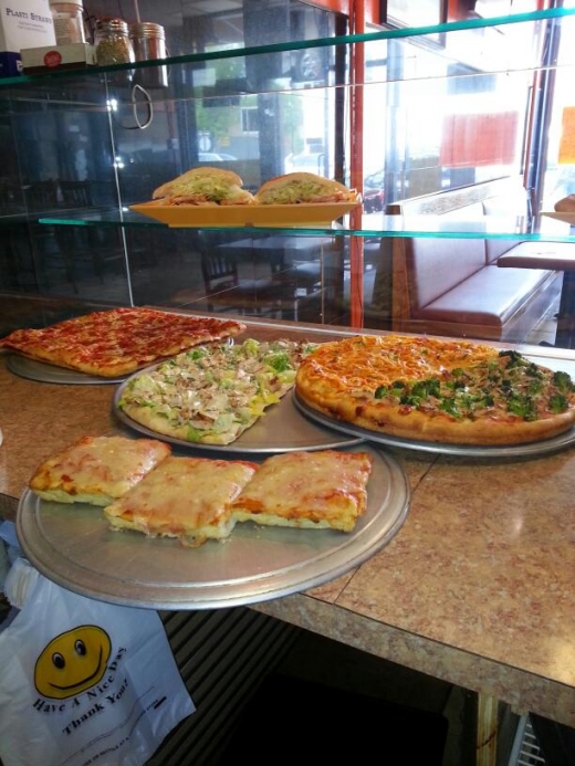 La Bona Pizza in Brooklyn City, New York, United States - #2 Photo of Restaurant, Food, Point of interest, Establishment