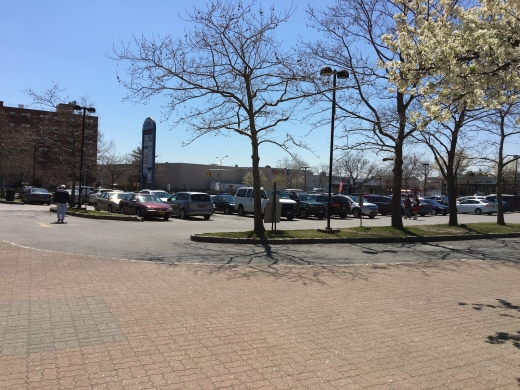 Bartow Mall Shopping Center in Bronx City, New York, United States - #2 Photo of Point of interest, Establishment, Shopping mall