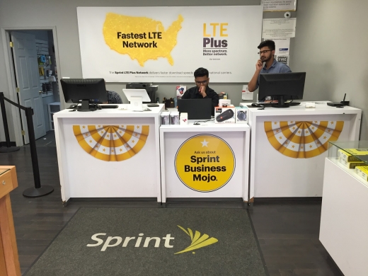 Sprint Store in Queens City, New York, United States - #3 Photo of Point of interest, Establishment, Store, Electronics store