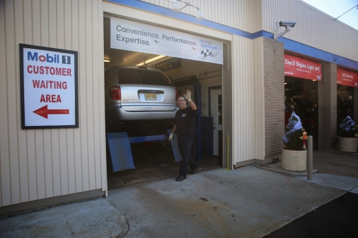 Mobil 1 Lube Express in Lyndhurst City, New Jersey, United States - #4 Photo of Point of interest, Establishment, Car repair