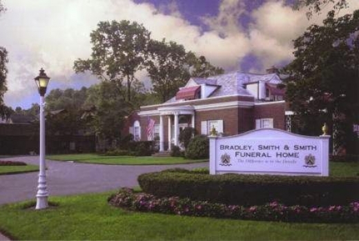 Bradley Smith & Smith Funeral Home in Springfield Township City, New Jersey, United States - #1 Photo of Point of interest, Establishment, Store, Florist, Funeral home