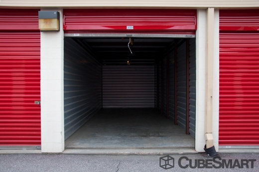 CubeSmart Self Storage in West Hempstead City, New York, United States - #4 Photo of Point of interest, Establishment, Store, Moving company, Storage