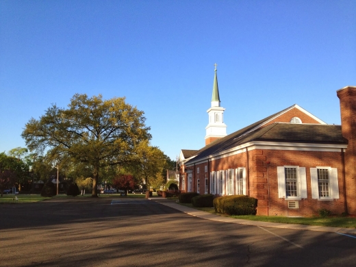 Van Riper Ellis Broadway Baptist Church in Fair Lawn City, New Jersey, United States - #1 Photo of Point of interest, Establishment, Church, Place of worship