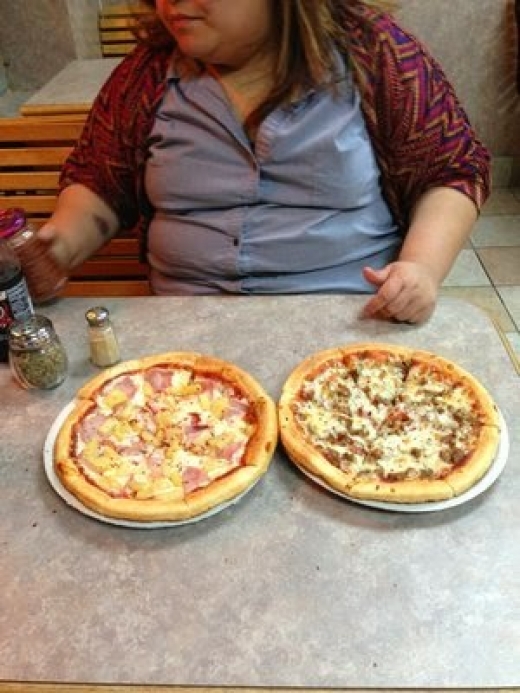 Photo by <br />
<b>Notice</b>:  Undefined index: user in <b>/home/www/activeuser/data/www/vaplace.com/core/views/default/photos.php</b> on line <b>128</b><br />
. Picture for Singas Famous Pizza in Yonkers City, New York, United States - Restaurant, Food, Point of interest, Establishment