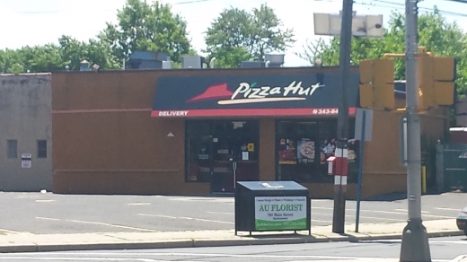Pizza Hut in Hackensack City, New Jersey, United States - #1 Photo of Restaurant, Food, Point of interest, Establishment, Meal takeaway, Meal delivery