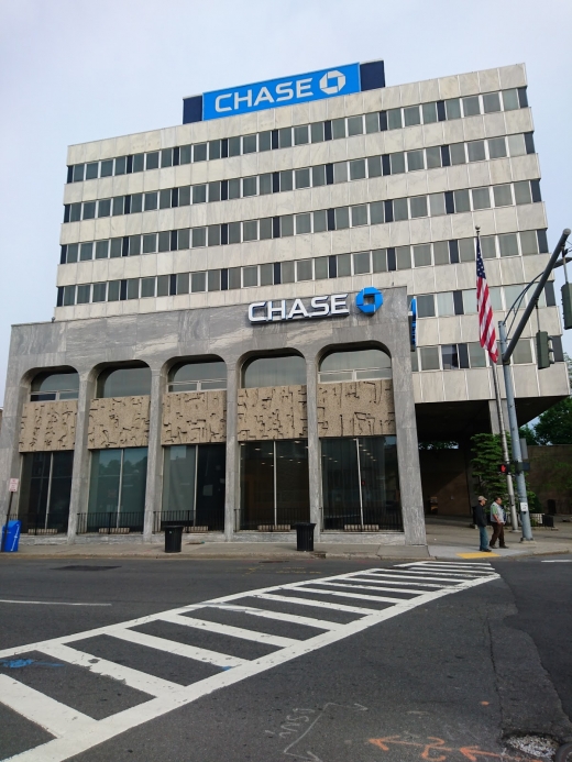 Photo by Muhammad Saad for Chase Bank
