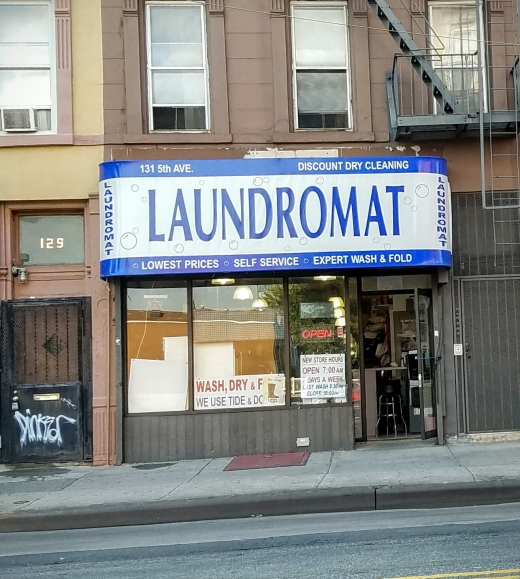 Photo by Rickey Moore for 6th Ave Laundromat