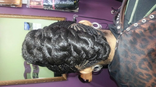 Photo by <br />
<b>Notice</b>:  Undefined index: user in <b>/home/www/activeuser/data/www/vaplace.com/core/views/default/photos.php</b> on line <b>128</b><br />
. Picture for Samira's African Braiding in Jersey City, New Jersey, United States - Point of interest, Establishment, Beauty salon