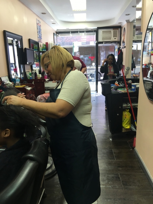 Elite Barber Shop Unisex Hair Salon in New York City, New York, United States - #3 Photo of Point of interest, Establishment, Health, Hair care