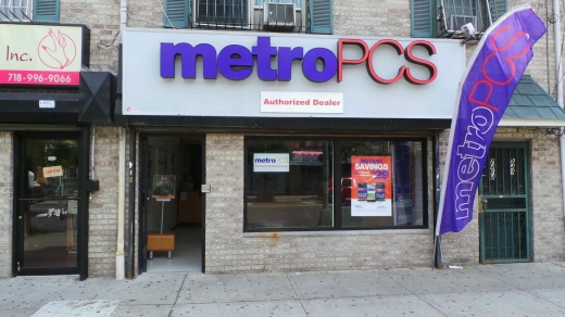 Photo by Walkertwo NYC for MetroPCS Authorized Dealer