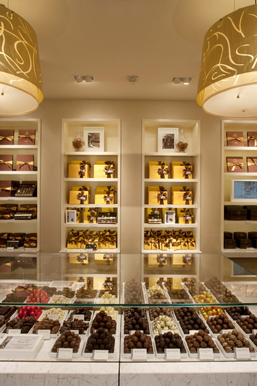 Godiva Chocolatier - 7th Avenue in New York City, New York, United States - #2 Photo of Food, Point of interest, Establishment, Store