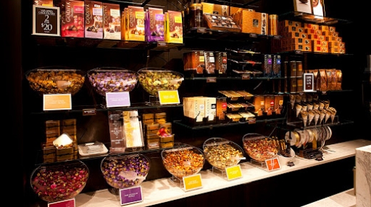 Godiva Chocolatier - Roosevelt Field Mall in Garden City, New York, United States - #2 Photo of Food, Point of interest, Establishment, Store