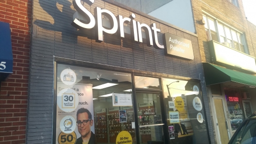 Sprint Store in Freeport City, New York, United States - #2 Photo of Point of interest, Establishment, Store, Electronics store