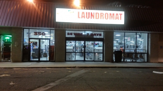 Photo by R y N Rodríguez for Drop A Load Laundromat