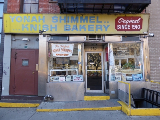 Photo by Duncan Cumming for Yonah Schimmel Knish Bakery