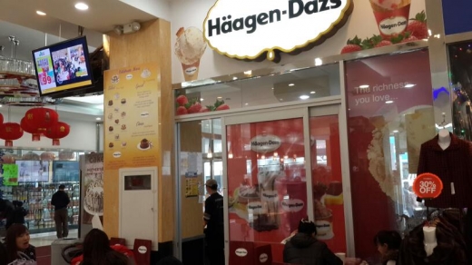Häagen-Dazs Ice Cream Shop in Queens City, New York, United States - #1 Photo of Restaurant, Food, Point of interest, Establishment, Store