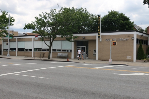 Photo by Peter Salzman for Queens Library at Bayside