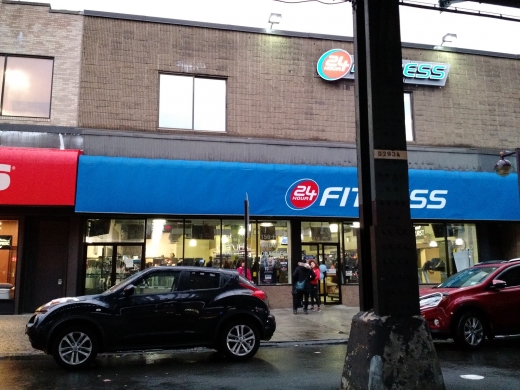 24 Hour Fitness in Brooklyn City, New York, United States - #1 Photo of Point of interest, Establishment, Health, Gym