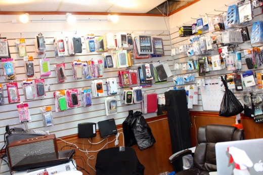 Fashion & wireless house in Bronx City, New York, United States - #2 Photo of Point of interest, Establishment, Store