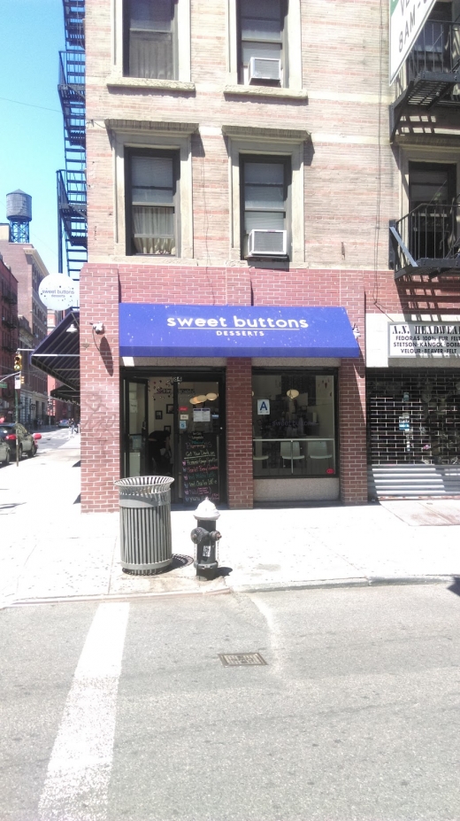 Sweet Buttons Desserts in New York City, New York, United States - #2 Photo of Food, Point of interest, Establishment, Store, Bakery