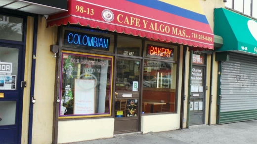 Photo by Walkertwentyone NYC for Cafe Algo Mas