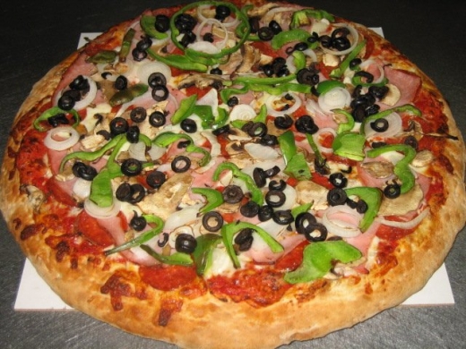 Photo by <br />
<b>Notice</b>:  Undefined index: user in <b>/home/www/activeuser/data/www/vaplace.com/core/views/default/photos.php</b> on line <b>128</b><br />
. Picture for Singas Famous Pizza in Parlin City, New Jersey, United States - Restaurant, Food, Point of interest, Establishment