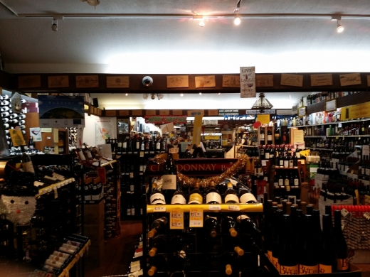 Raeder's Wines & Liquors in Albertson City, New York, United States - #2 Photo of Point of interest, Establishment, Store, Liquor store